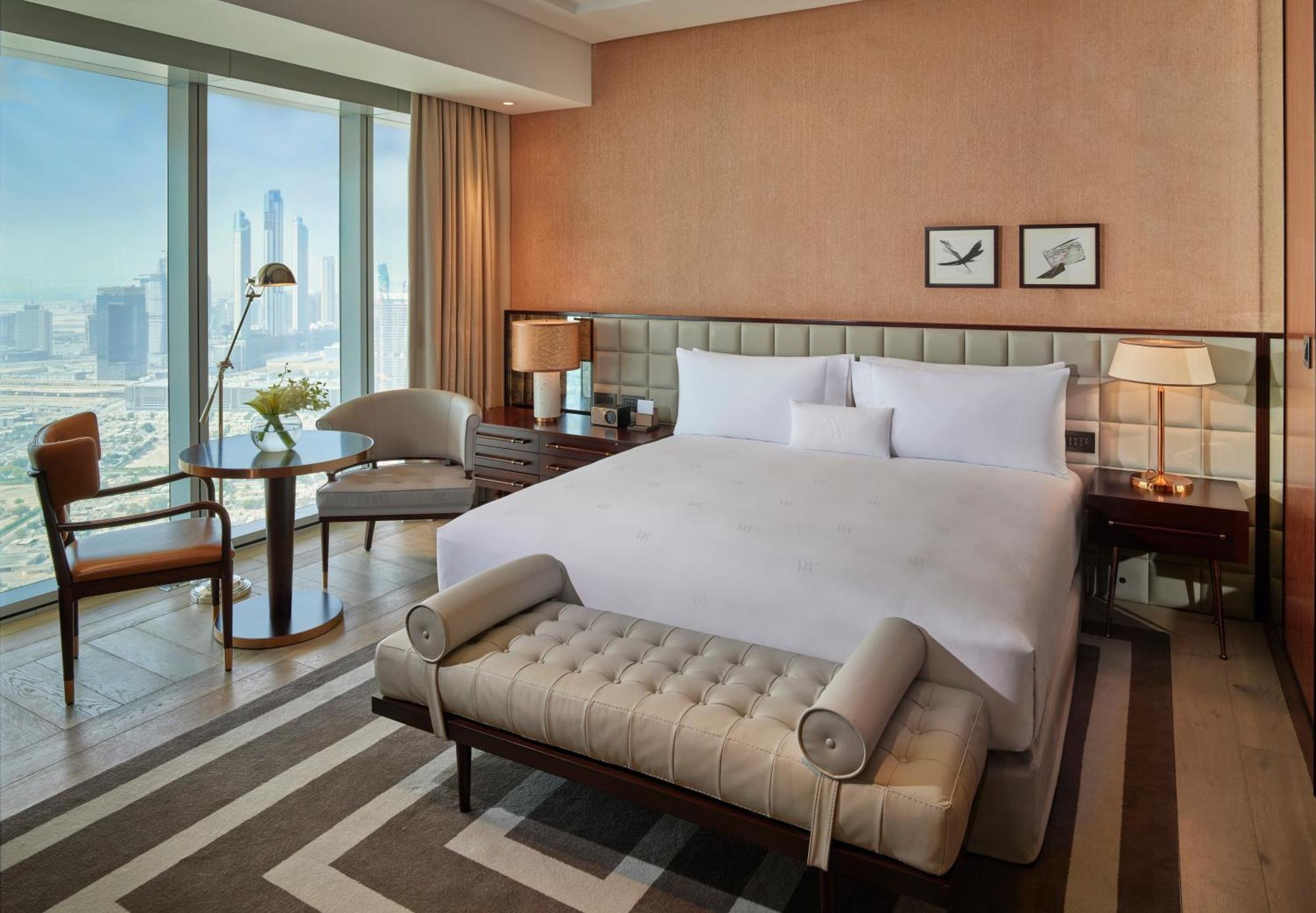 Waldorf Astoria Dubai International Financial Centre Otel Dış mekan fotoğraf A bedroom at the Address Downtown Hotel