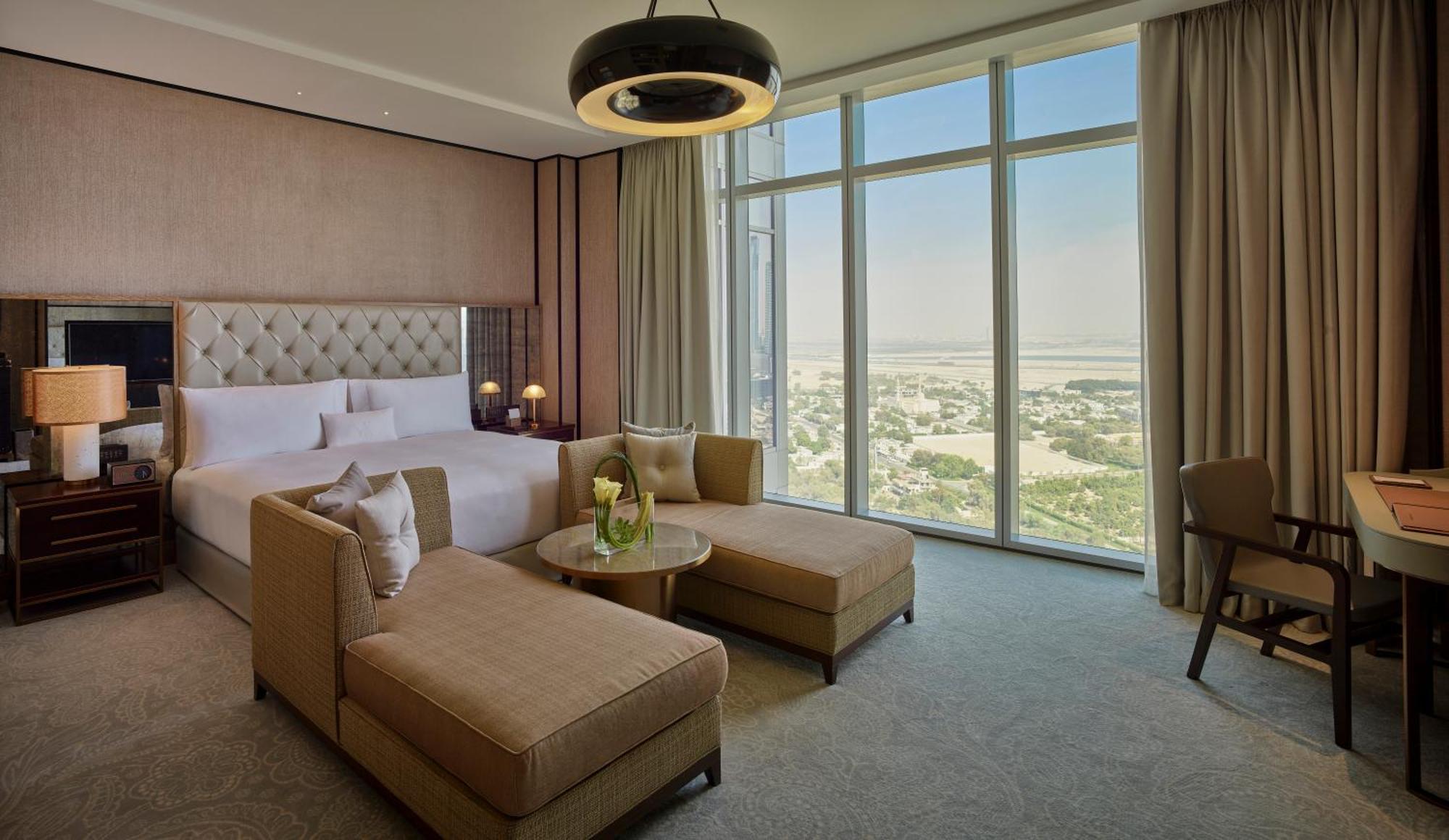 Waldorf Astoria Dubai International Financial Centre Otel Dış mekan fotoğraf A bedroom at the hotel